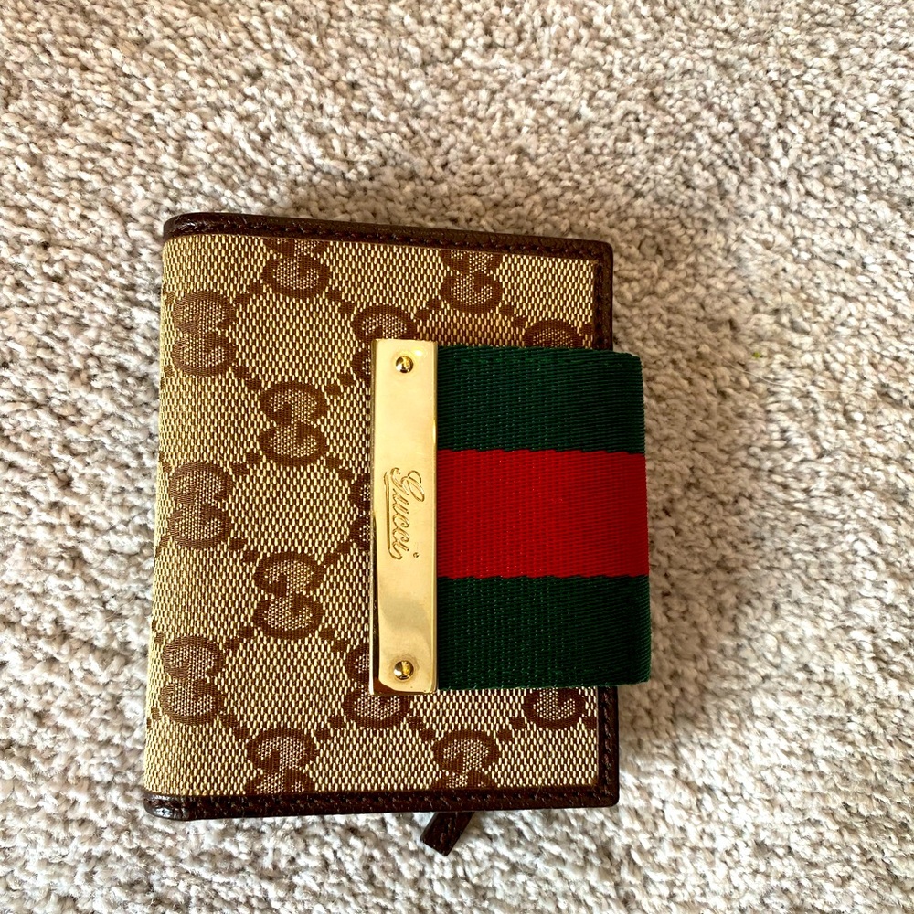 Gucci women’s wallet